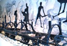 Tìm hiểu văn bản: Đập đá ở Côn Lôn – Phan Châu Trinh