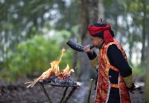 Lễ cúng thần rừng của người Pu Péo