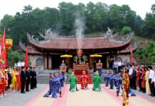 Văn hóa ứng xử trong lễ hội hiện nay